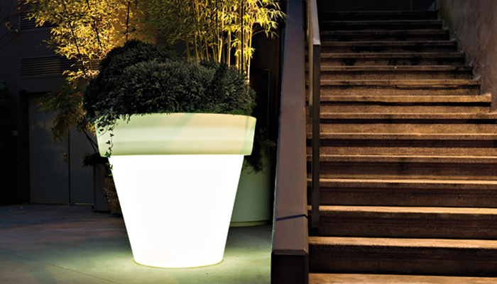 SERRALUNGA pot with light VAS-ONE