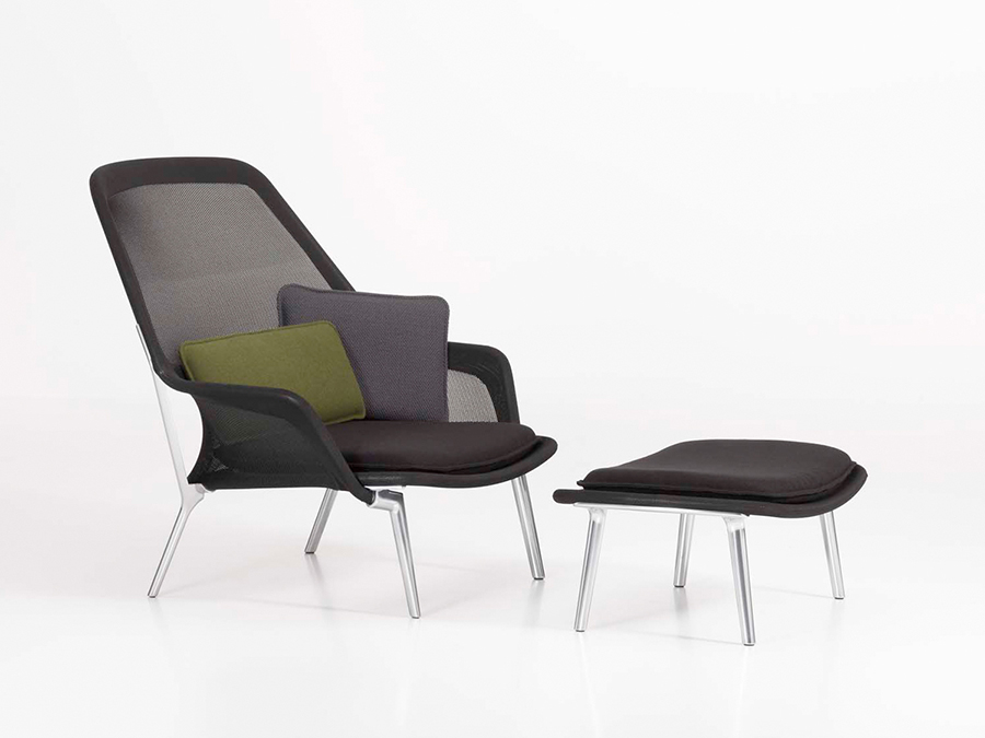 VITRA fauteuil SLOW CHAIR & OTTOMAN (Noir - Base aluminium brillant / Revêtement tissu en maille)