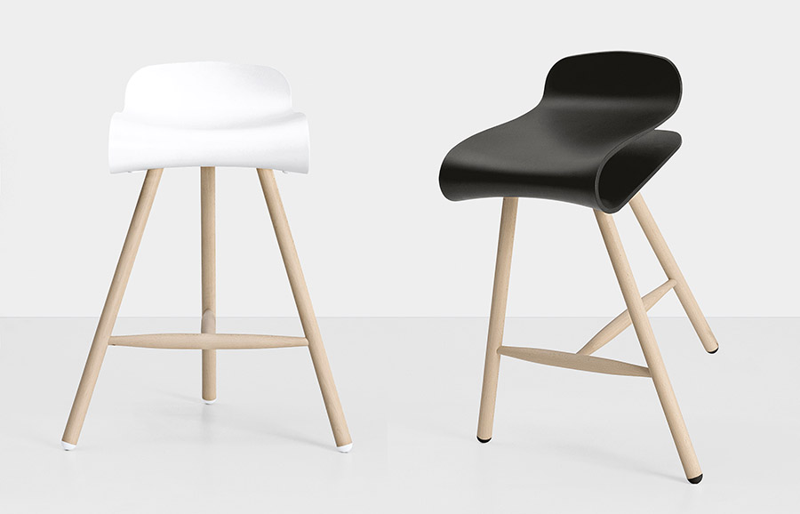 KRISTALIA BCN tabouret avec piètement en bois