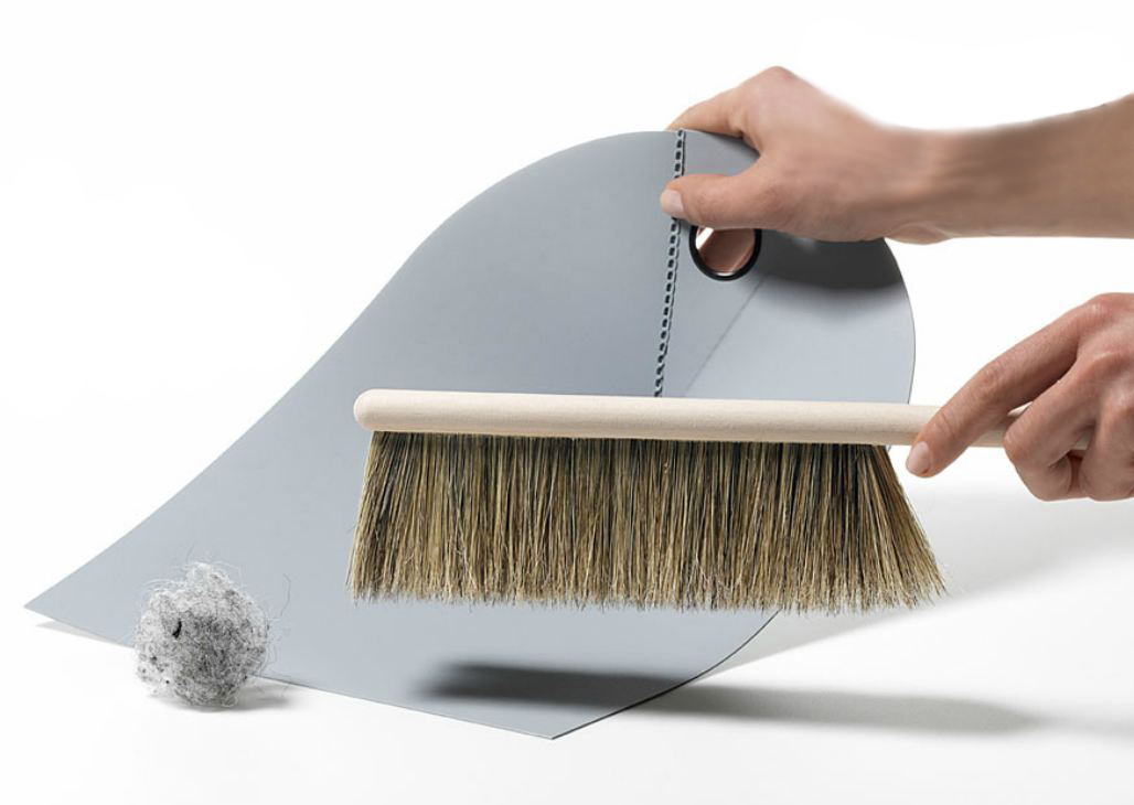 NORMANN COPENHAGEN pelle et balai DUSTPAN AND BROOM (Gris clair - Polypropylene- Bois - Fibres natur
