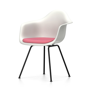 VITRA chaise fauteuil avec coussin et piètement noir Eames Plastic Armchair DAX NOUVELLES DIMENSIONS