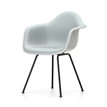 VITRA chaise fauteuil avec rembourrage total et piètement noir Eames Plastic Armchair DAX NOUVELLES