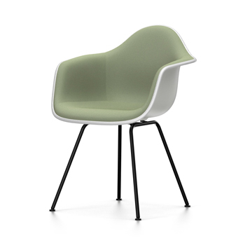 VITRA chaise fauteuil avec rembourrage total et piètement noir Eames Plastic Armchair DAX NOUVELLES