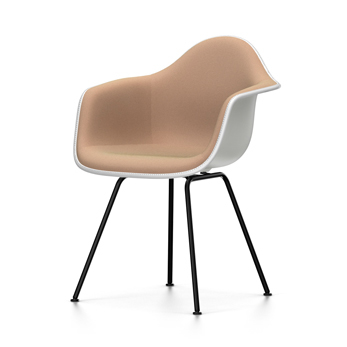 VITRA chaise fauteuil avec rembourrage total et piètement noir Eames Plastic Armchair DAX NOUVELLES