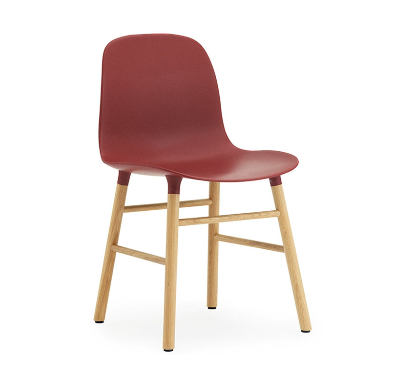 NORMANN COPENHAGEN set de 2 chaises FORM CHAIR avec piètement en chêne (Rouge - Polypropylène et chê