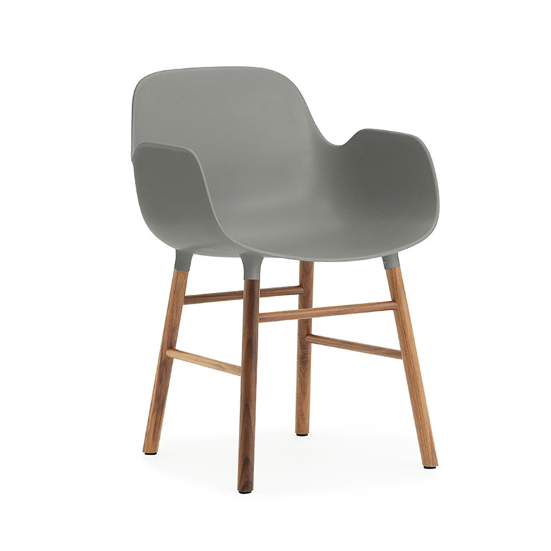 NORMANN COPENHAGEN fauteuil FORM ARMCHAIR avec piètement en noyer (Gris - Polypropylène et noyer)