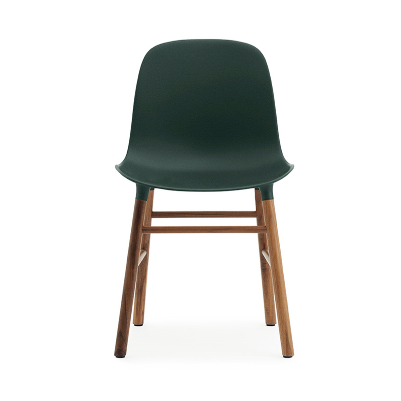 NORMANN COPENHAGEN set de 2 chaises FORM CHAIR avec piètement en noyer