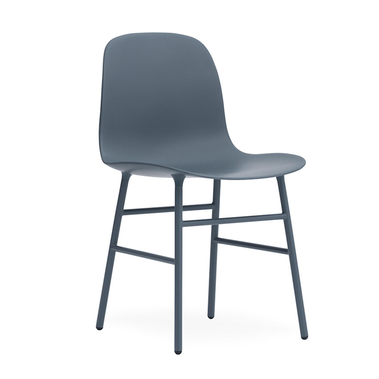 NORMANN COPENHAGEN set de 2 chaises FORM CHAIR avec piètement en acier verni (Bleu - polypropylène e