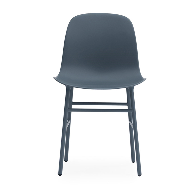NORMANN COPENHAGEN set de 2 chaises FORM CHAIR avec piètement en acier verni