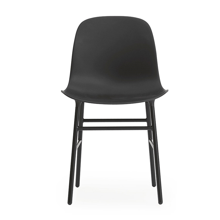 NORMANN COPENHAGEN set de 2 chaises FORM CHAIR avec piètement en acier verni