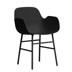 NORMANN COPENHAGEN fauteuil FORM ARMCHAIR avec piètement en acier verni