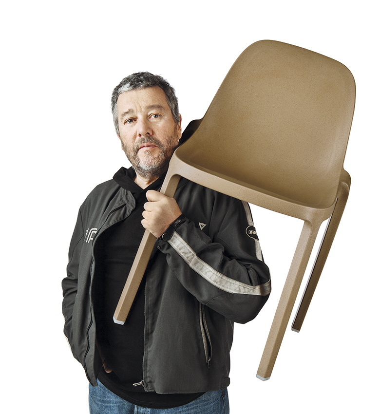 EMECO BROOM STACKING CHAIR set de 2 chaises sans accoudoirs