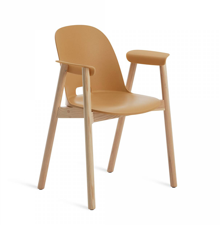 EMECO ALFI ARMCHAIR HIGH BACK chaise avec accoudoirs et le dossier haut (Sable et frêne clair - Polypropylène et fibre de bois recyclé)