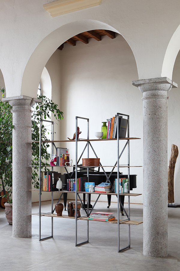 ZEUS bibliothèque verticale SLIM IRONY BOOKCASE