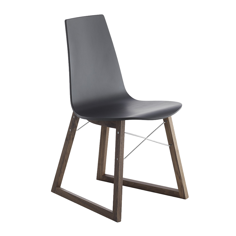 HORM chaise RAY CHAIR (Noir laqué - multicouches plié et noyer canaletto)