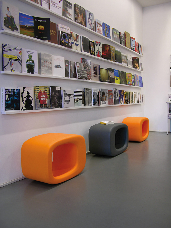 SLIDE stool LAZY BONES