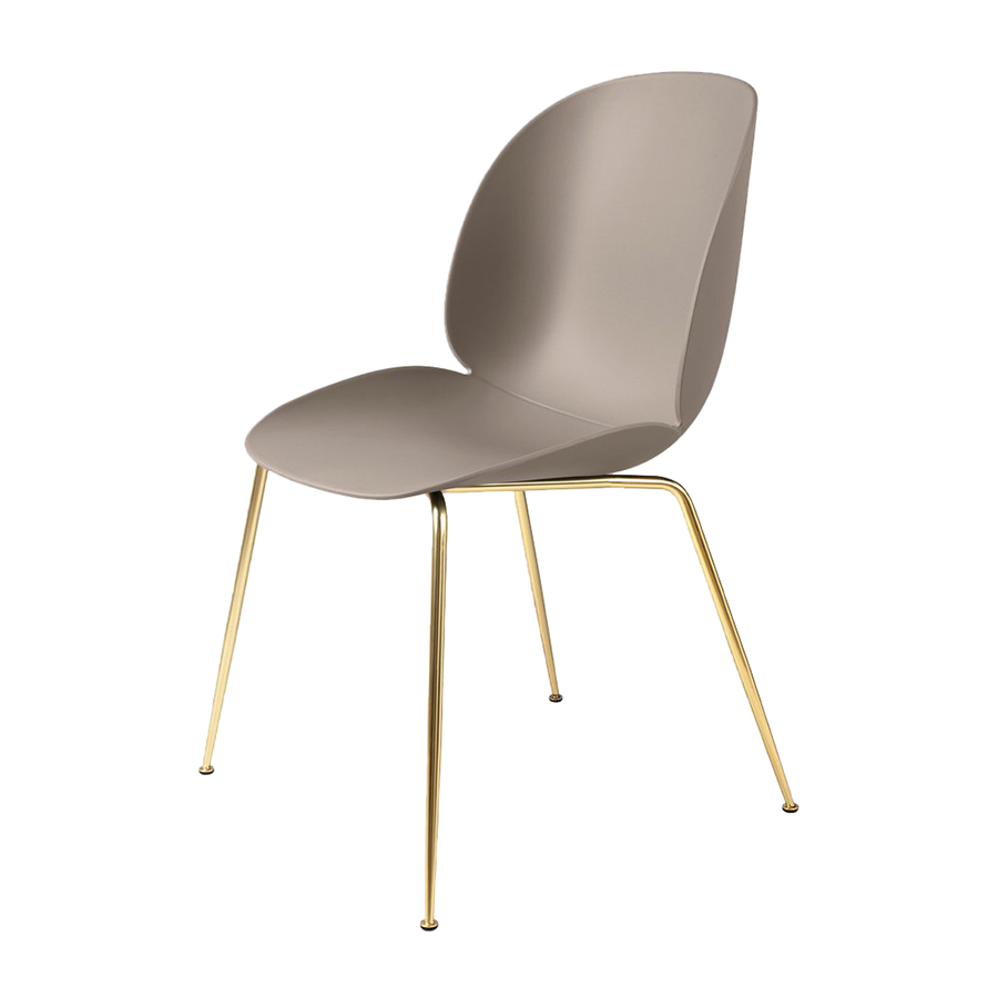 GUBI set de 4 chaises BEETLE DINING CHAIR base laiton (New beige - polypropylène et acier)