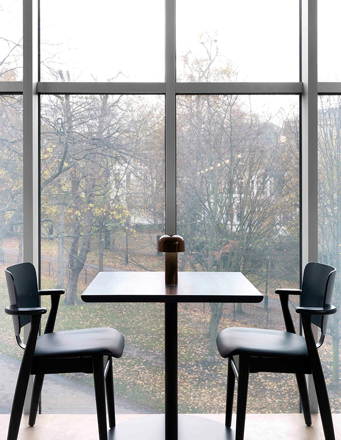 FLOS rechargeable wireless table lamp BELLHOP