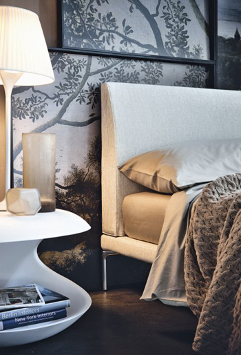 ZANOTTA double bed TALAMO with black footsies for a mattress size 200 x 200 cm