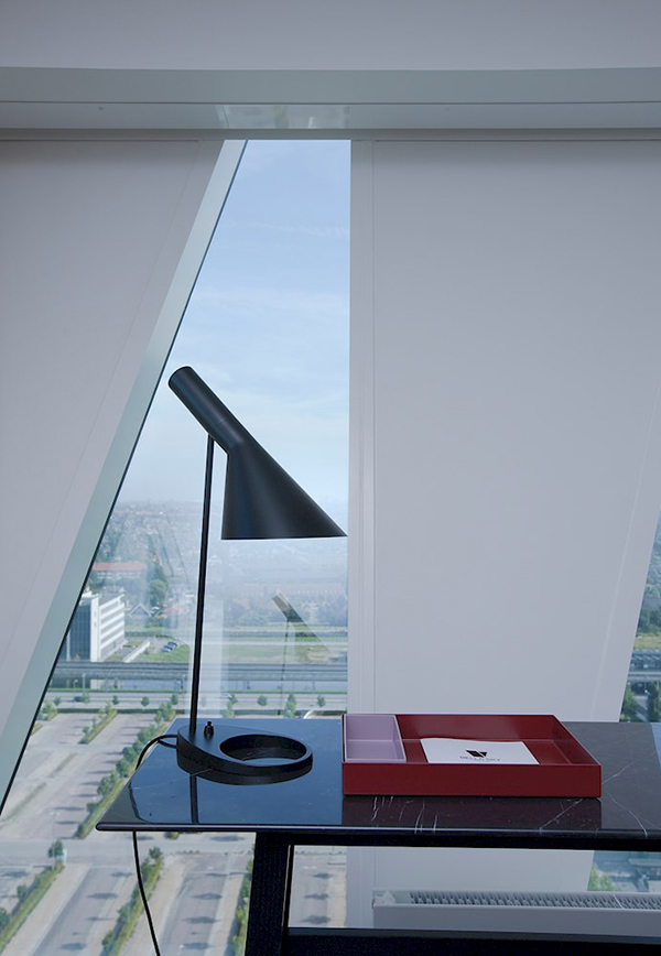 LOUIS POULSEN table lamp AJ