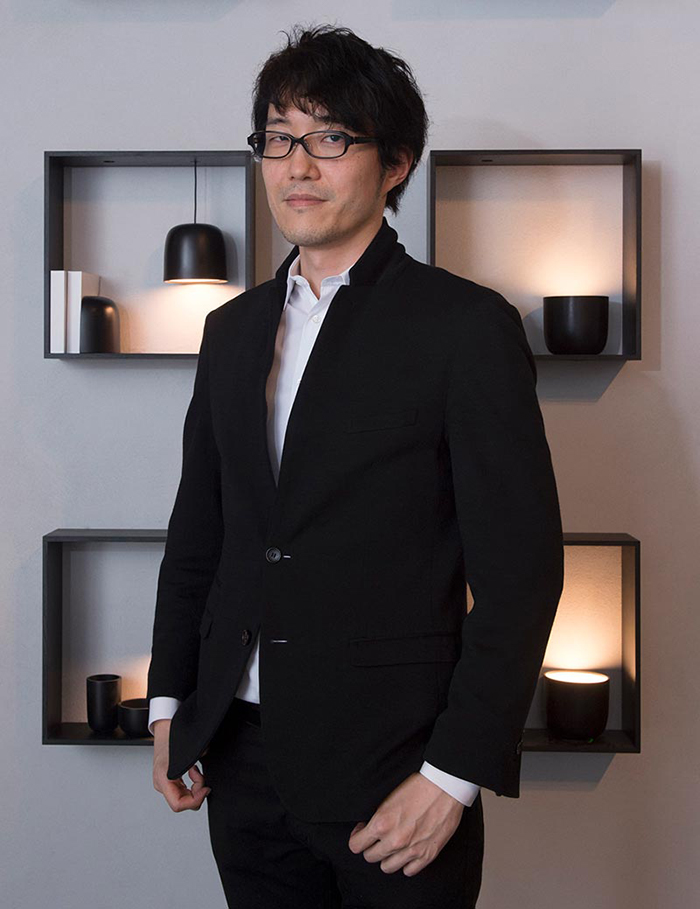 FLOS table lamp with bookends GAKU WIRELESS BLACK