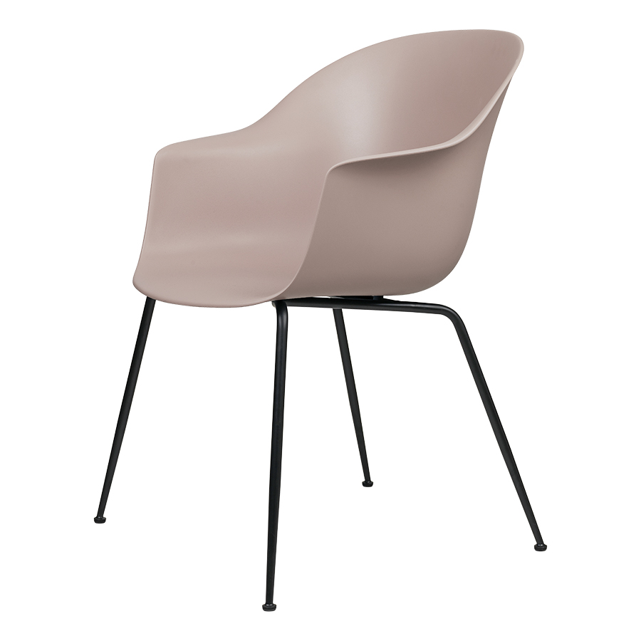 GUBI chaise avec accoudoirs BAT DINING CHAIR avec la base noir (Sweet pink - polypropylène et acier)