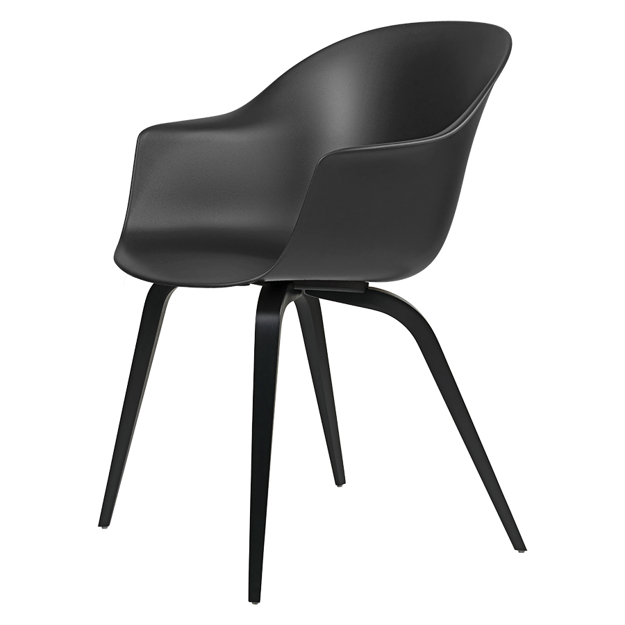 GUBI chaise avec accoudoirs BAT DINING CHAIR avec la base en hêtre noir (Black - Polypropylène et bo