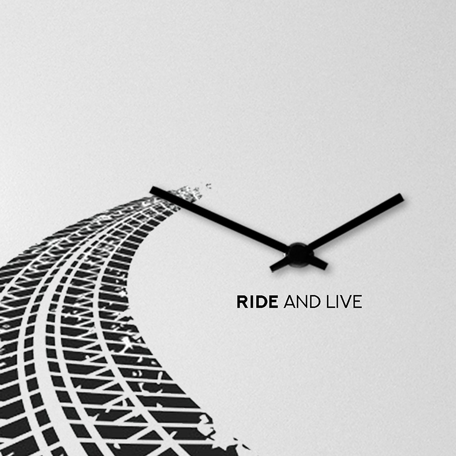 dESIGNoBJECT wall clock RIDE AND LIVE