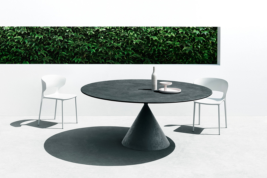 DESALTO oval table CLAY