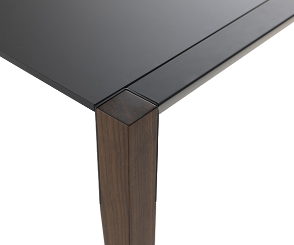 HORM table rectangulaire TANGO avec plateau en Fenix noir
