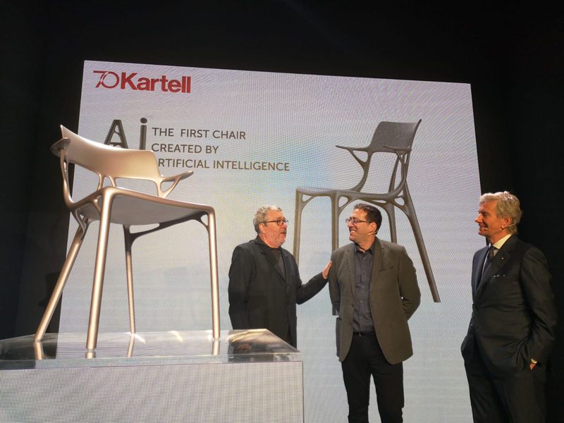 KARTELL chaise avec accoudoirs AI - THE FIRST CHAIR CREATED BY A.I. BLANC
