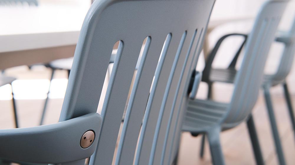 MAGIS set of 2 chairs with arms PLATO