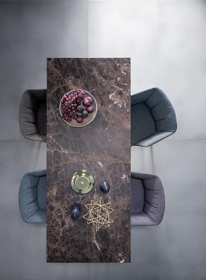 ZANOTTA table avec plateau en marbre Emperador REALE