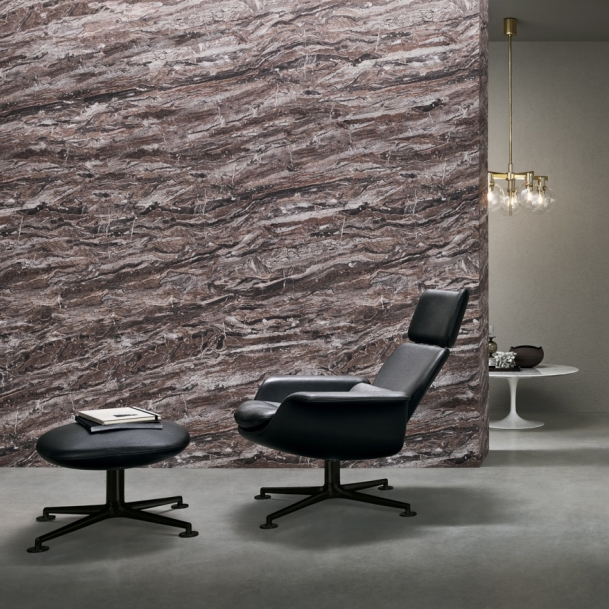 KNOLL fauteuil pivotant KN02 avec ottoman KN03 en cuir avec dossier haut inclinable