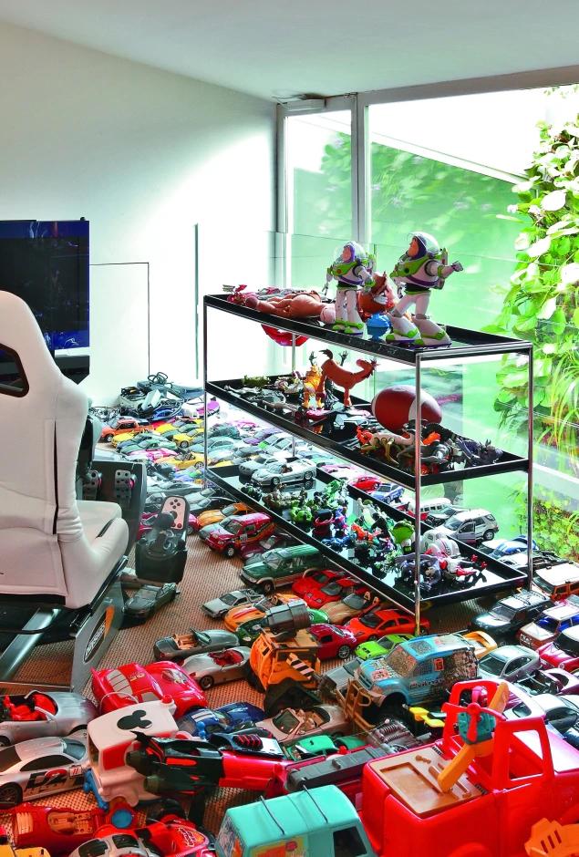 KARTELL bibliothèque au sol TRAYS 4418