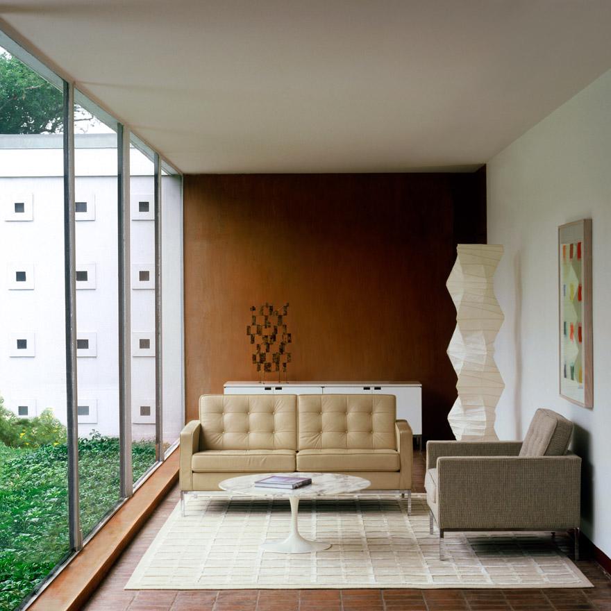 KNOLL round coffee table TULIP Ø 91 cm Eero Saarinen's collection