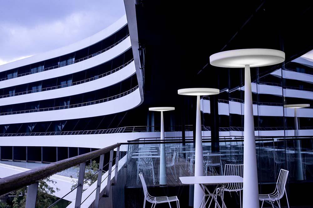 PRANDINA outdoor floor lamp EQUILIBRE LED F33 OUTDOOR