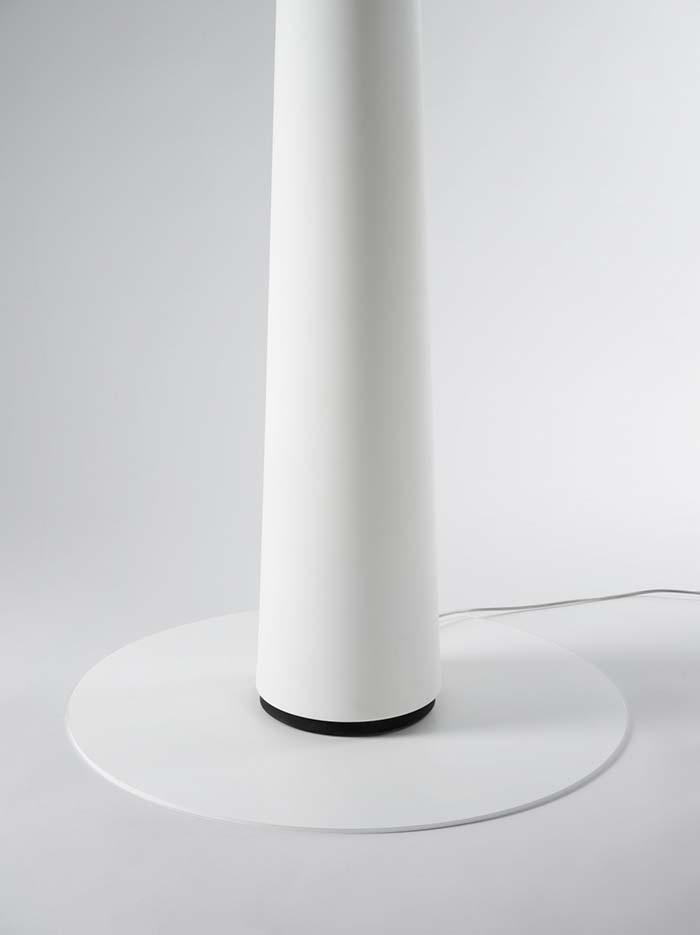 PRANDINA outdoor floor lamp EQUILIBRE LED F33 OUTDOOR