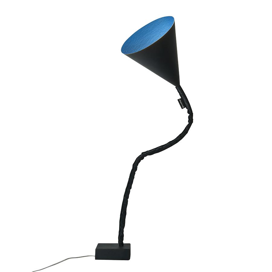IN-ES.ARTDESIGN lampadaire FLOWER LAVAGNA (Intérieur bleu - Résine effet tableau noir, nébulite et a