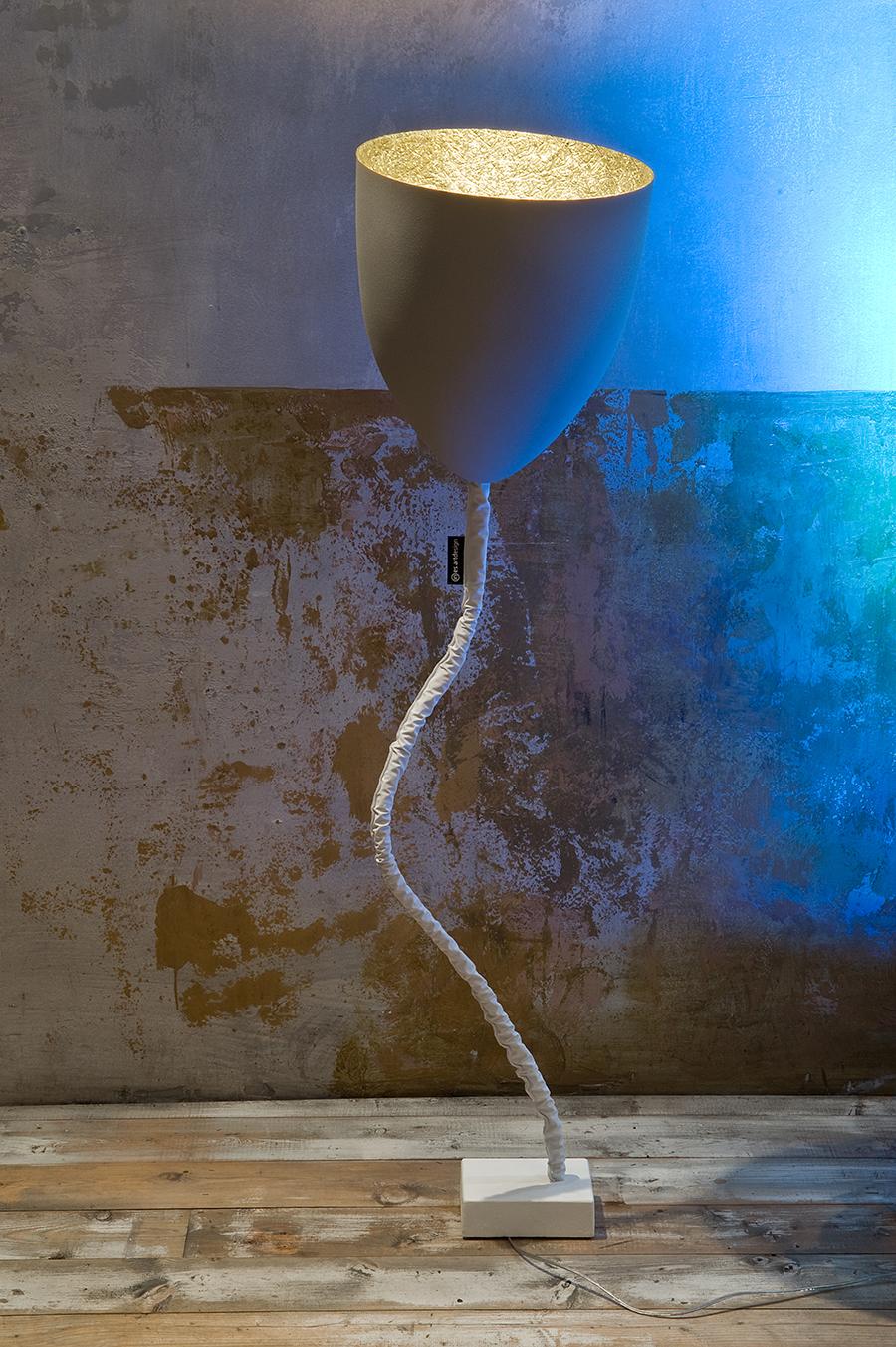 IN-ES.ARTDESIGN lampadaire FLOWER CEMENTO