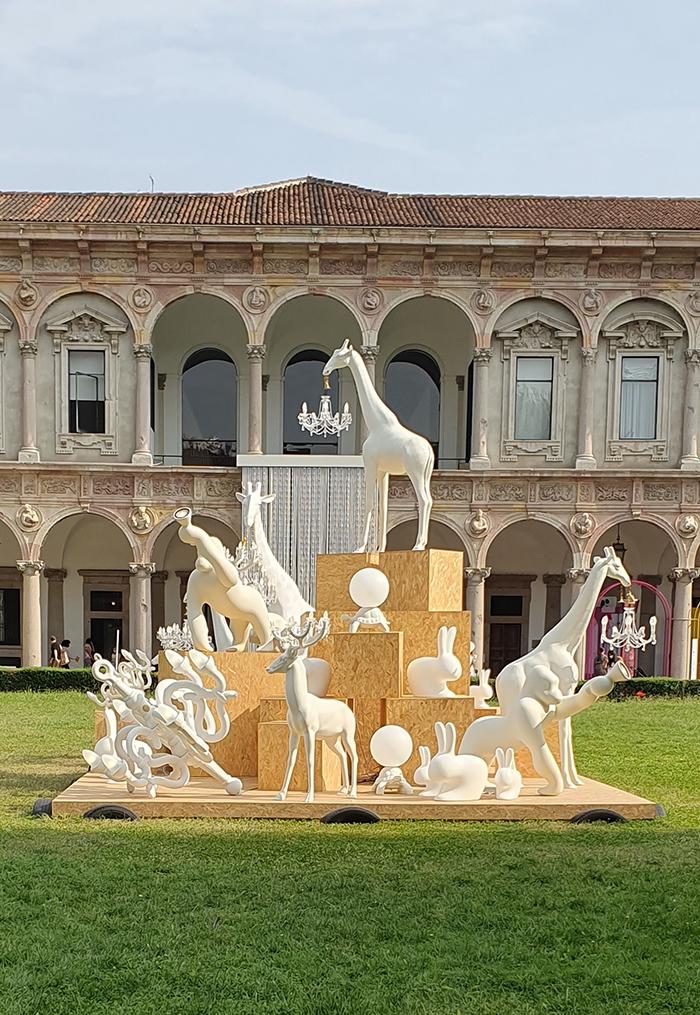 QEEBOO outdoor floor lamp GIRAFFE IN LOVE M OUTDOOR