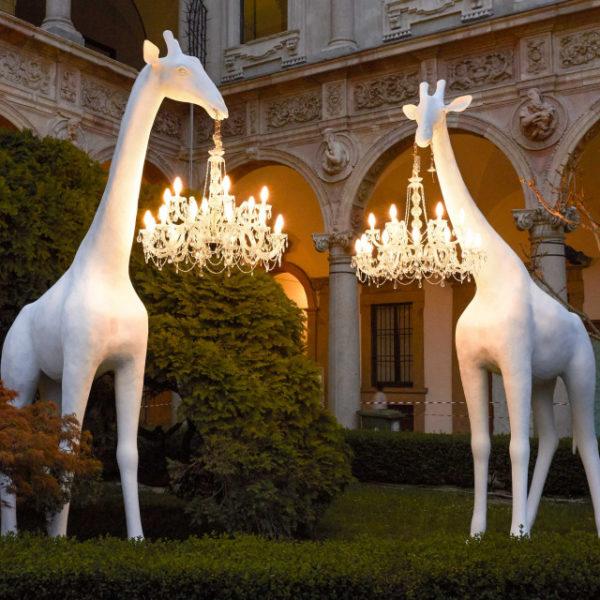QEEBOO outdoor floor lamp GIRAFFE IN LOVE M OUTDOOR