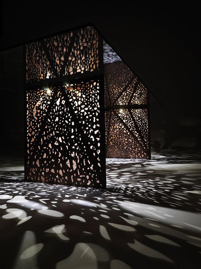 HORM table rectangulaire RIDDLED TABLE