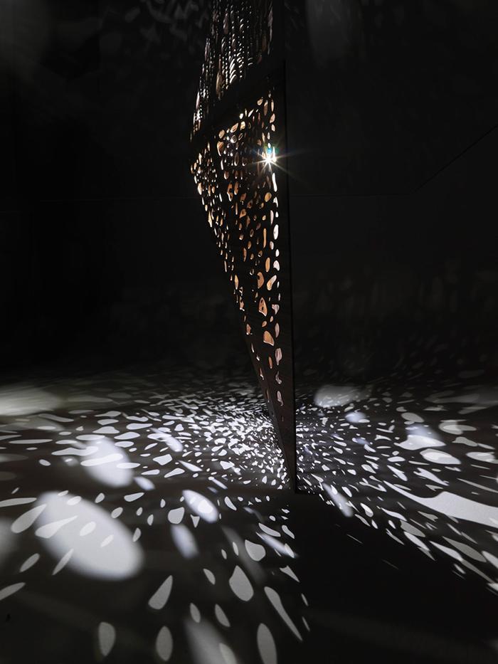 HORM table rectangulaire RIDDLED TABLE