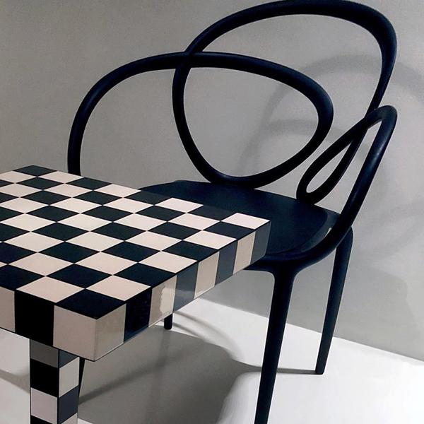 QEEBOO set of 4 chairs LOOP CHAIR without cushion