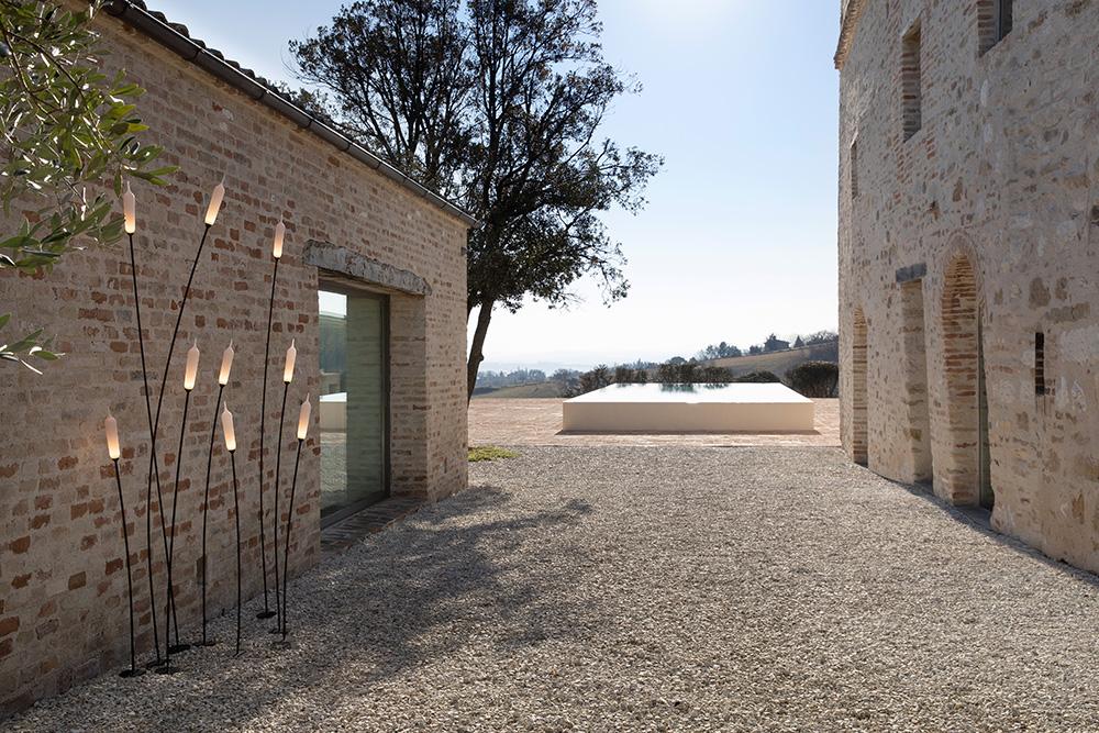 KARMAN outdoor floor lamp NILO