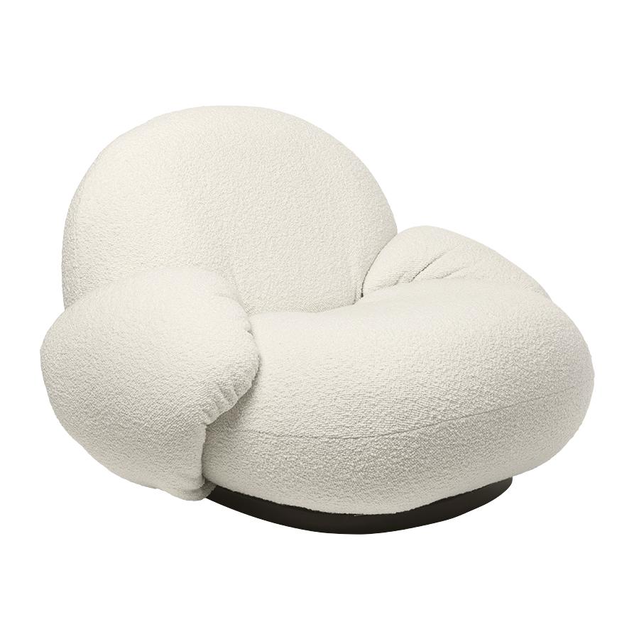 GUBI fauteuil avec accoudoirs et la base pivotante PACHA LOUNGE CHAIR (Cat. D Dedar Karakorum 001 - 