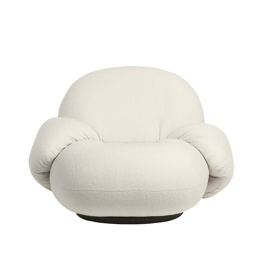 GUBI fauteuil avec accoudoirs PACHA LOUNGE CHAIR