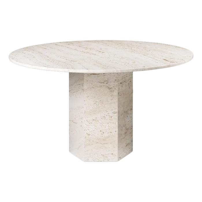GUBI table ronde EPIC DINING TABLE Ø 130 cm (Neutral White - Travertin)