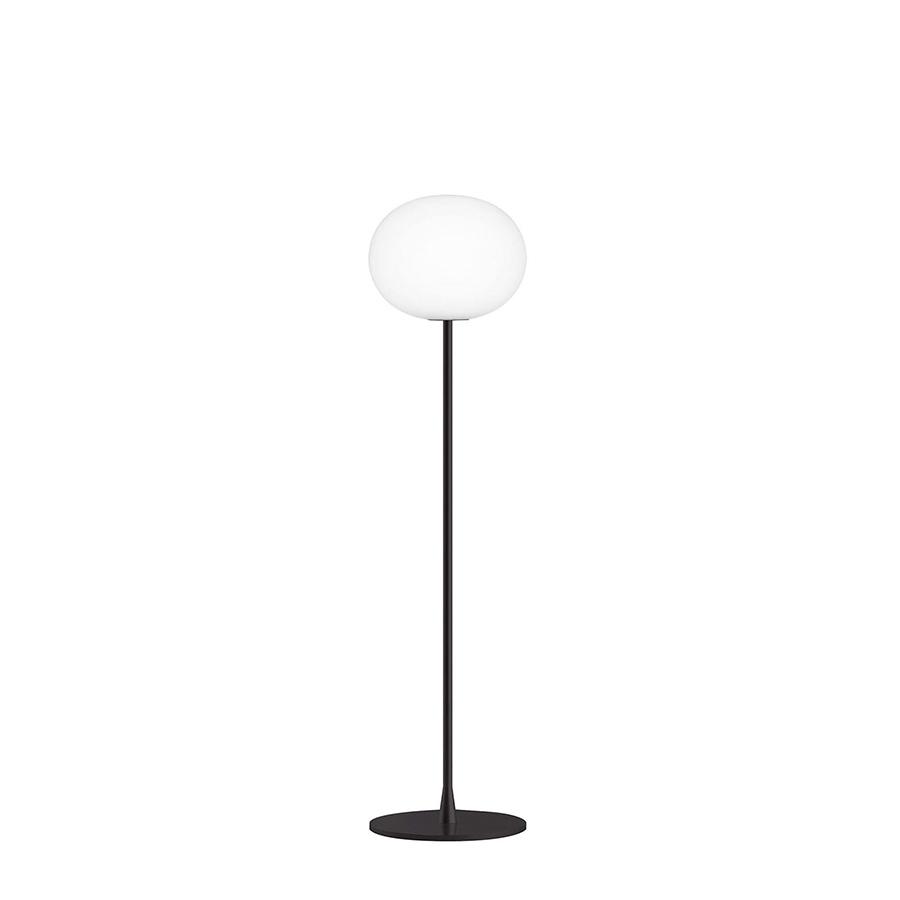FLOS lampadaire GLO-BALL (H 135 cm, base noir opaque - verre et métal)